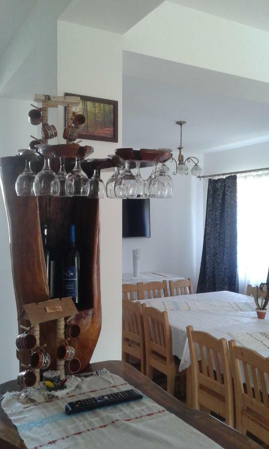 Pensiunea Casa Vanatorului Hotel Oteleni Buitenkant foto