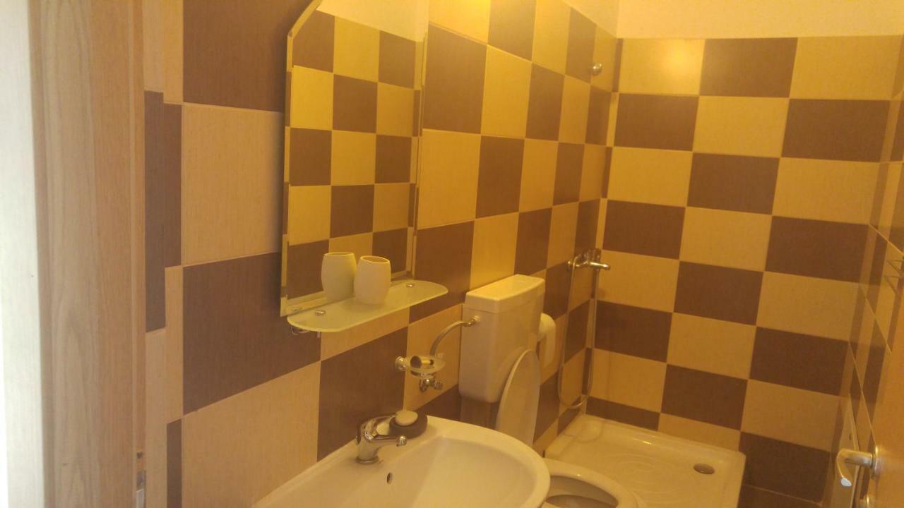 Pensiunea Casa Vanatorului Hotel Oteleni Buitenkant foto
