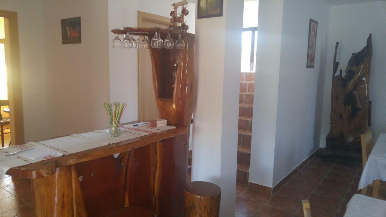 Pensiunea Casa Vanatorului Hotel Oteleni Buitenkant foto