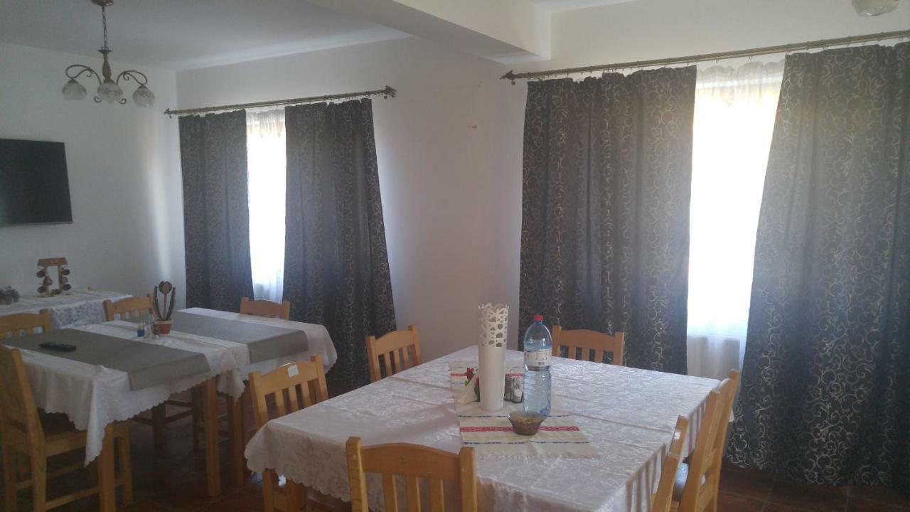 Pensiunea Casa Vanatorului Hotel Oteleni Buitenkant foto
